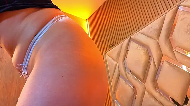 Nova_Kitty_Tx Adlı Modelin Canlı XXX Sohbeti