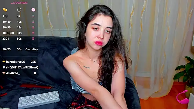 Miss_Dilara: онлайн-секс-чат