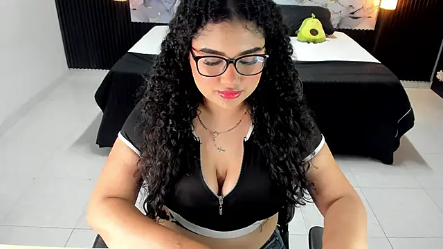 Karla18_ Chat XXX in diretta