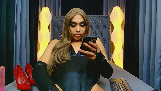 Clea_Moore Chat XXX live