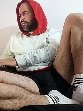 hairyandbigmann Chat XXX in diretta