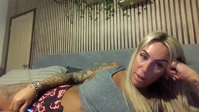 Czat XXX na żywo – poppyinga1