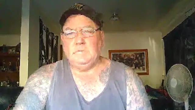 KINKYBLUEYES69のライブXXXチャット