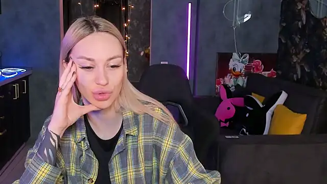 Blckmirrorr: онлайн-секс-чат