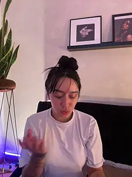 Chat +18 de EmmyEvans1 ao vivo