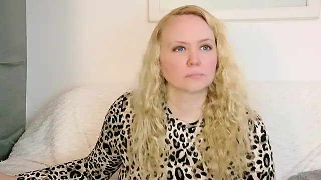 Sarah4you's Live XXX Chat