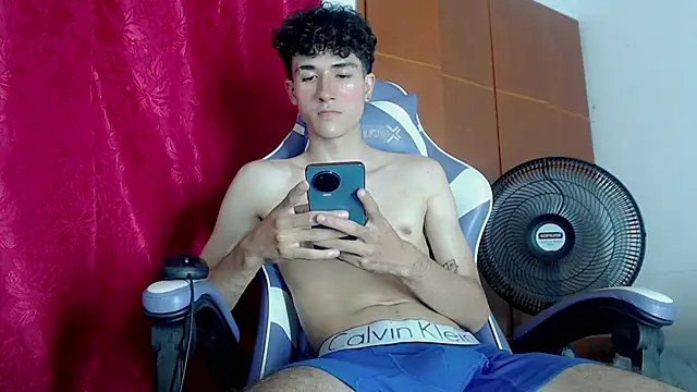 Johnny_cagee_ Webcamshow