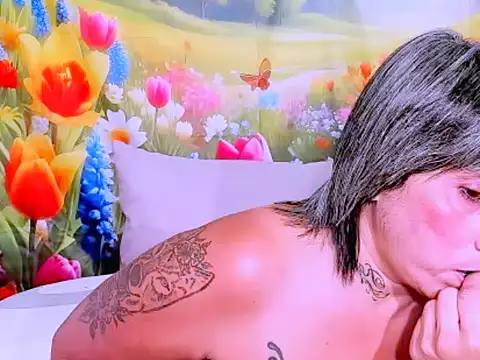 indianroxy's Live XXX Chat