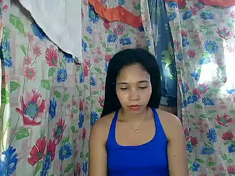 PinaySkinnyGirl Adlı Modelin Canlı XXX Sohbeti