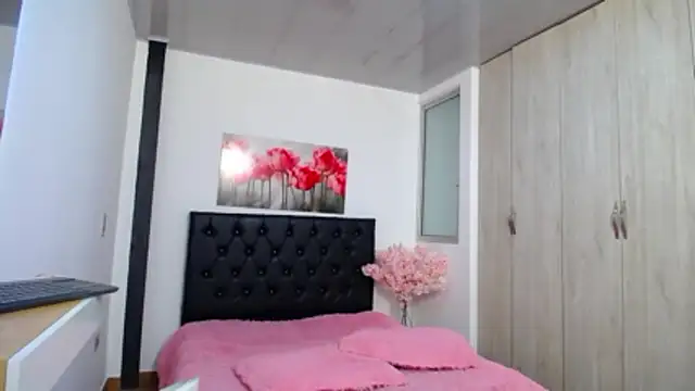 pinky_f00x Chat XXX in diretta