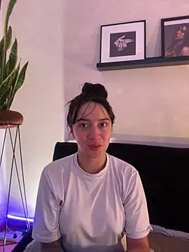 EmmyEvans1 Chat XXX in diretta