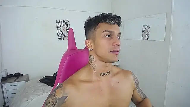 Leonard_Price Live XXX-chat