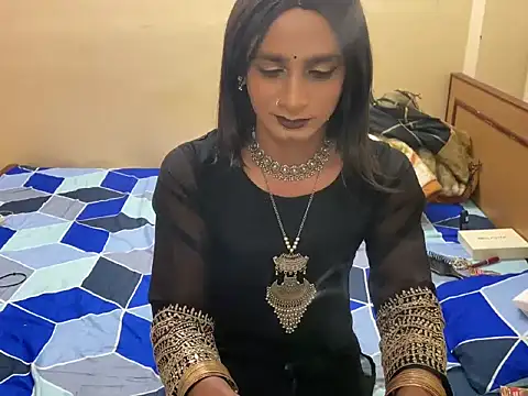 LuvLayla: онлайн-секс-чат