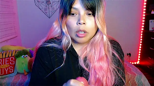 EllieMoonX Adlı Modelin Canlı XXX Sohbeti