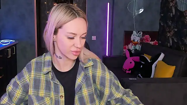 دردشة Blckmirrorr الجنسية المباشرة