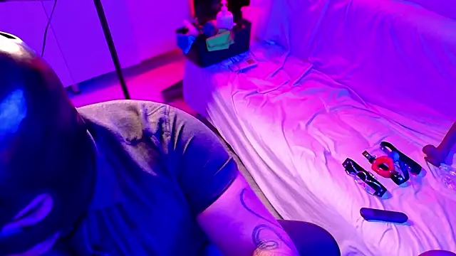 VittorioMontessori's Live XXX Chat