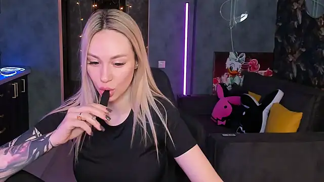 Blckmirrorr Chat XXX in diretta