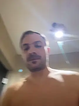 Adventurehotman Show Webcam