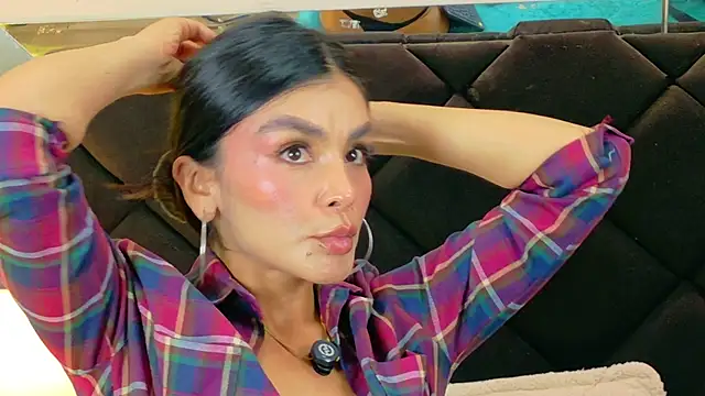 Holly_Brensonexx_ Chat XXX live