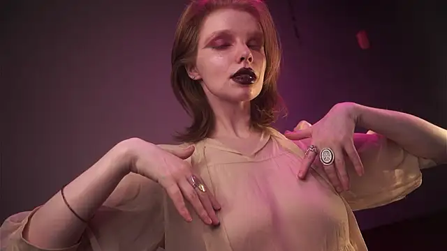 ginger_hugs Chat XXX live