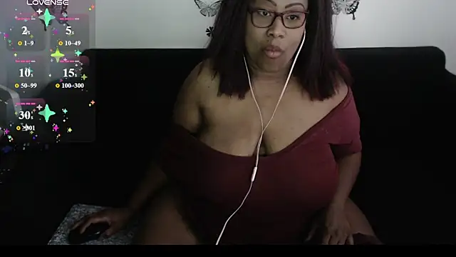 Chatroom XXX en direct de ROSEXXMARY