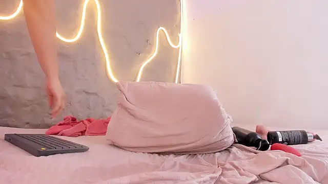 Shanntal_ Chat XXX live