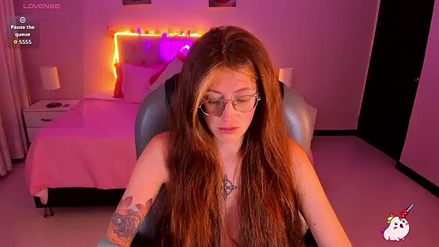 دردشة Emily_Warren_ الجنسية المباشرة