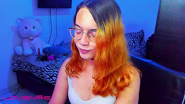 lillykittyyy Adlı Modelin Canlı XXX Sohbeti