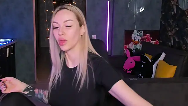 Blckmirrorr: онлайн-секс-чат