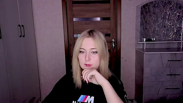 Kristy-Max Adlı Modelin Canlı XXX Sohbeti