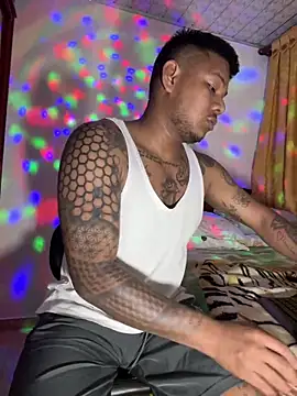 Saipuer31's Live XXX Chat