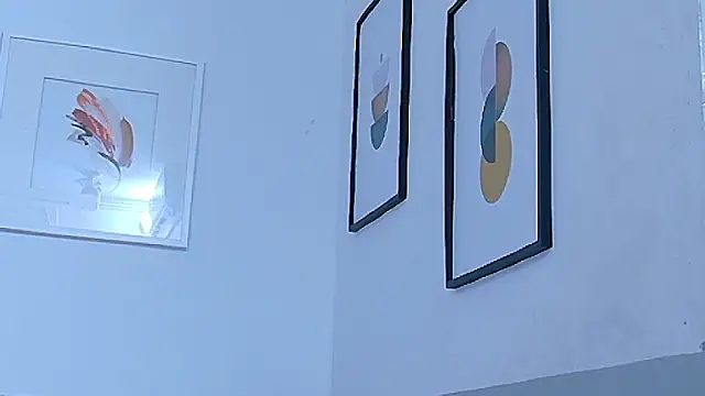 cutepetitee: онлайн-секс-чат