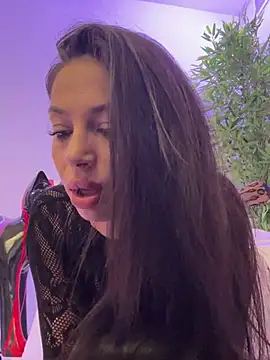 Bella_Vixen_ Adlı Modelin Canlı XXX Sohbeti