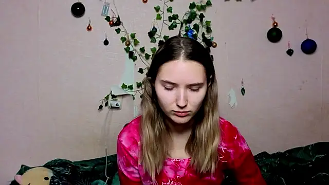 _kikiclark__'s Live XXX Chat