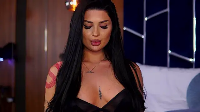 KylieKroftt Adlı Modelin Canlı XXX Sohbeti