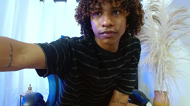 angelll18_のライブXXXチャット