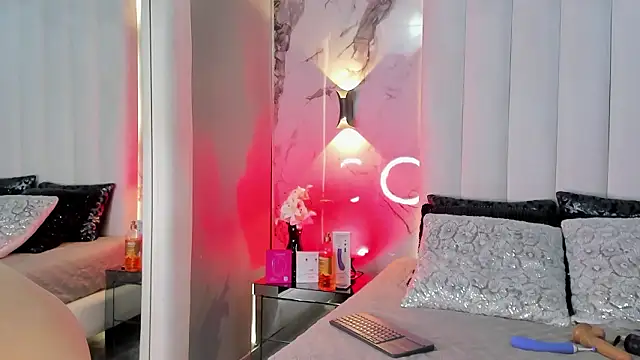 ZaraKnox Live XXX-chat