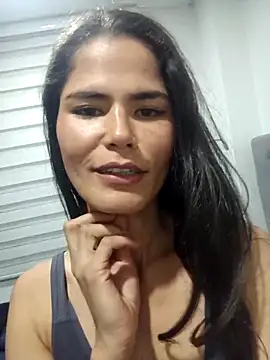Chat XXX ao vivo de RosseeHoney