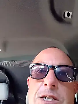 Roberts8inchcock's Live XXX Chat