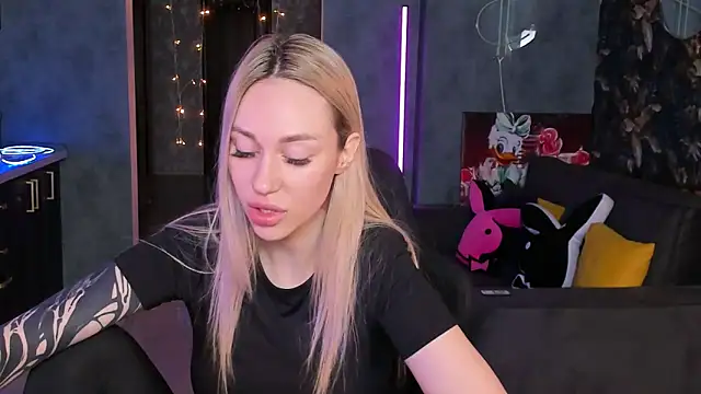 BlckmirrorrのライブXXXチャット