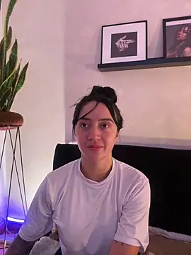 EmmyEvans1's Live XXX Chat