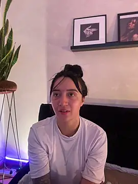 EmmyEvans1 Live XXX-Chat