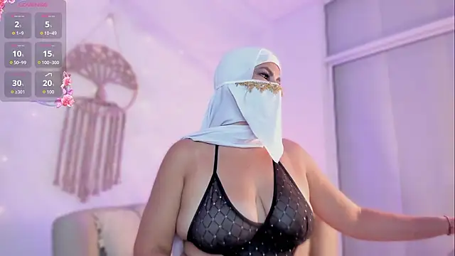 Chatroom XXX en direct de Hannaa_Dolly