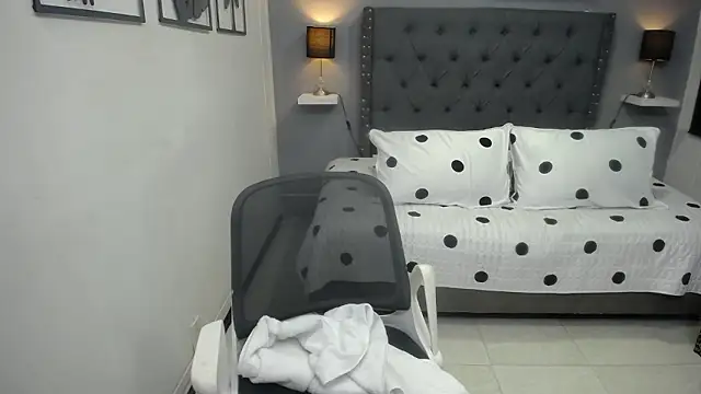 angie_roxxa Chat XXX in diretta