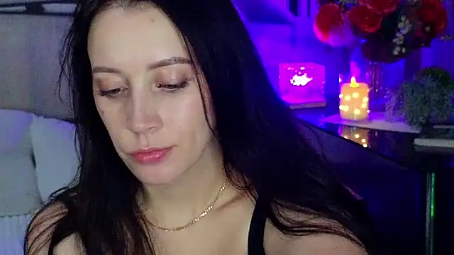 Chatroom XXX en direct de MonicaSweetx