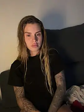 EmiliaCatalina Live XXX Chat