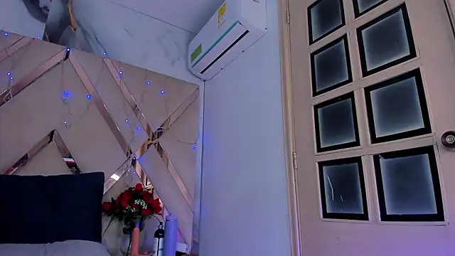 ninaht Chat XXX in diretta