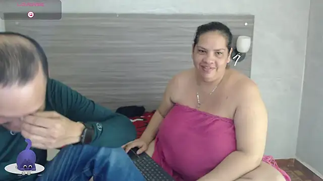 Candy_and_Jh0n Live XXX Chat