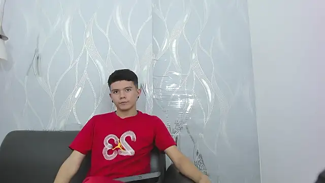 AndyFame1 Adlı Modelin Canlı XXX Sohbeti