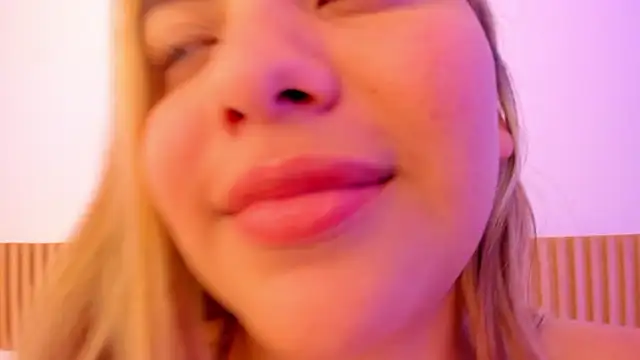 OliviaSweett: онлайн-секс-чат